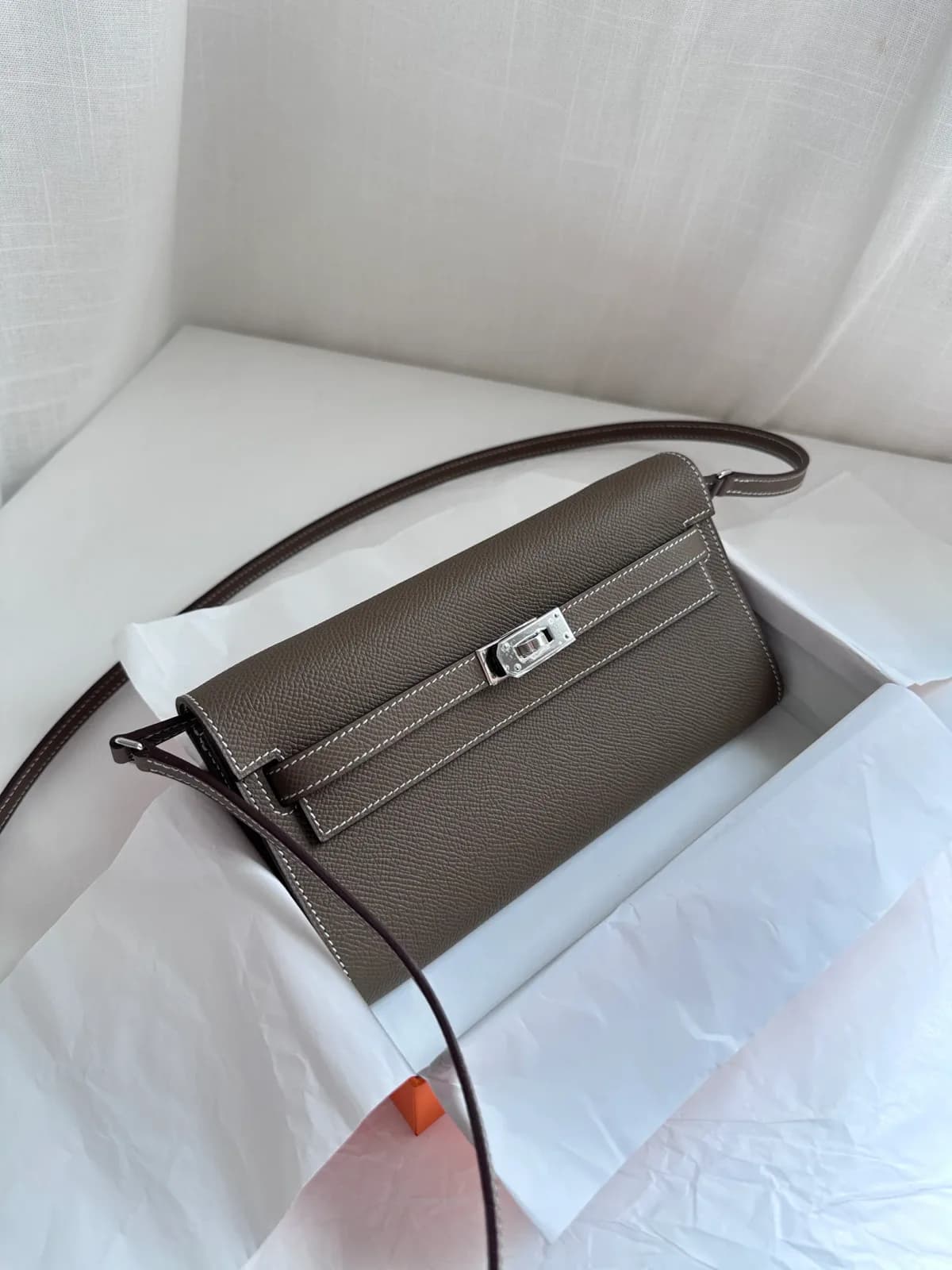 Hermès Kelly To Go Etoupe PHW