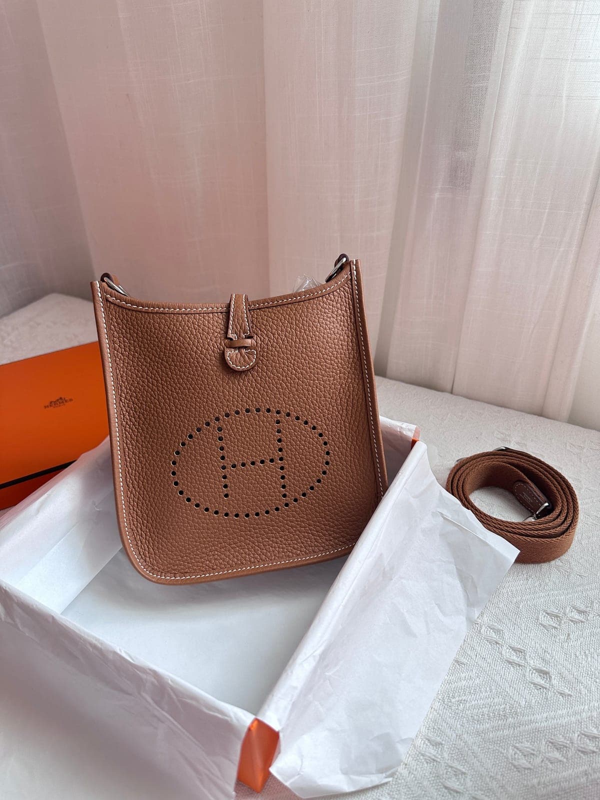 Hermès Evelyne 16 Gold PHW